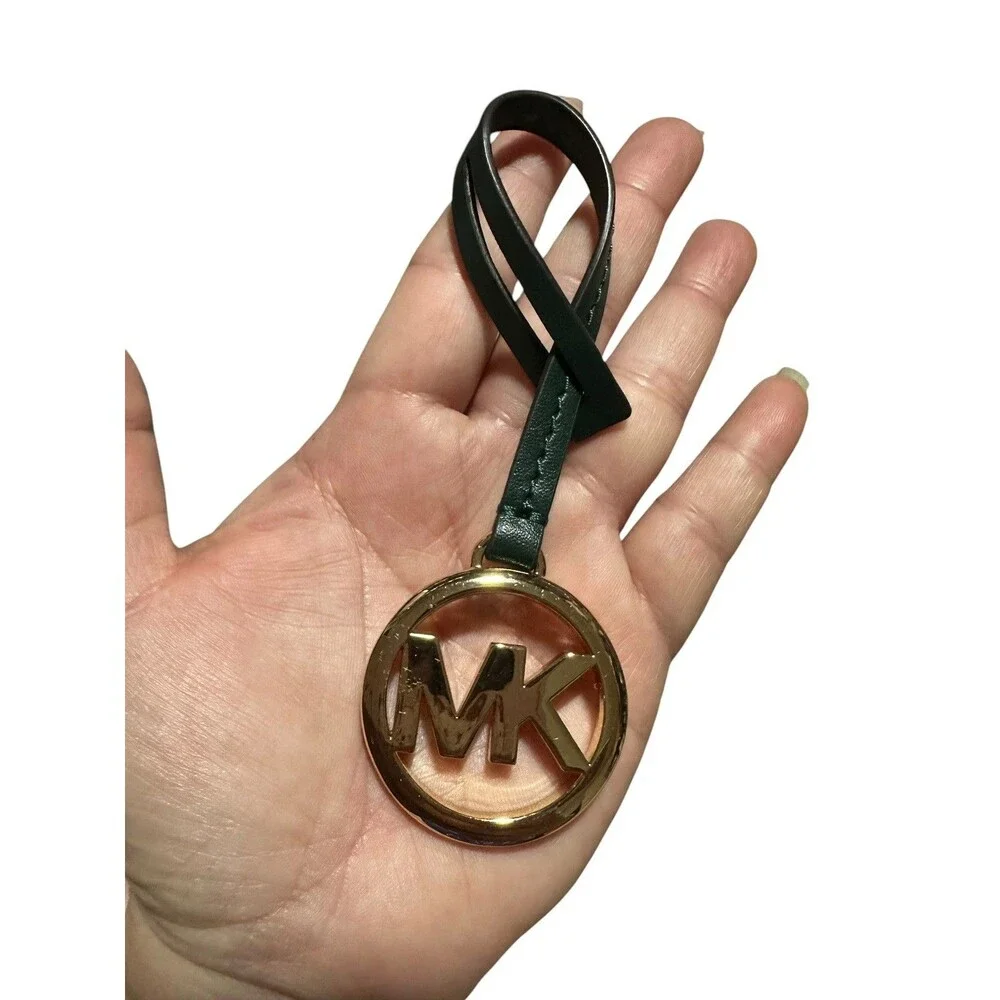 MICHAEL KORS GOLD MK LOGO CHARM / OLIVE GREEN LEATHER STRAP HANDBAG FOB Hang Tag